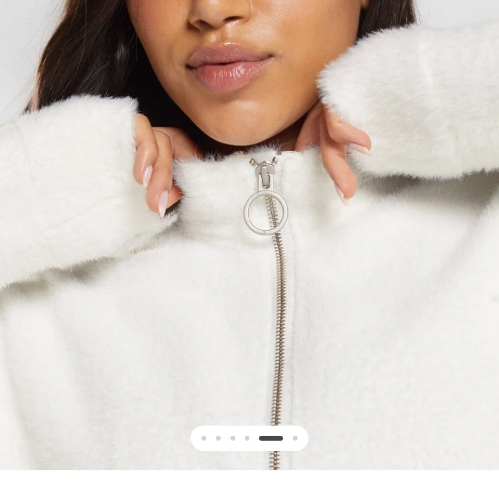 Whitney Simmons x gymshark  EYELASH KNIT JACKET
Casual summer crop active $109 - Picture 5 of 13